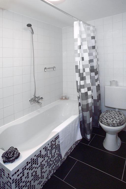 Rembrandt Hotel 2*