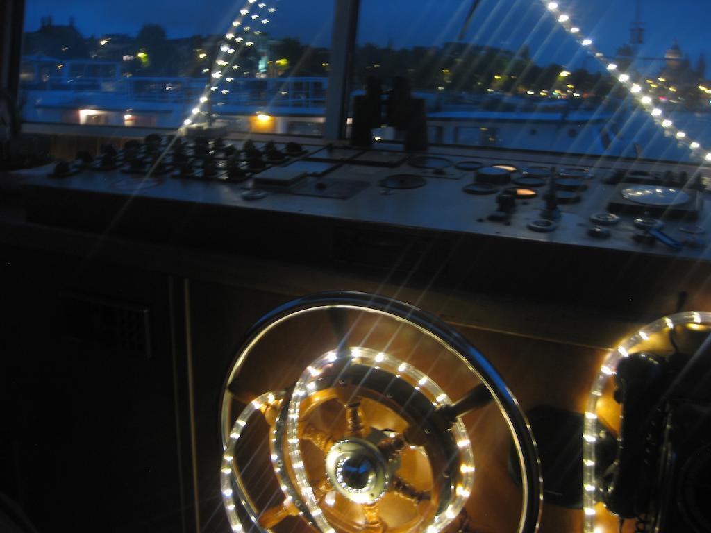 Botel Passengership Avanti