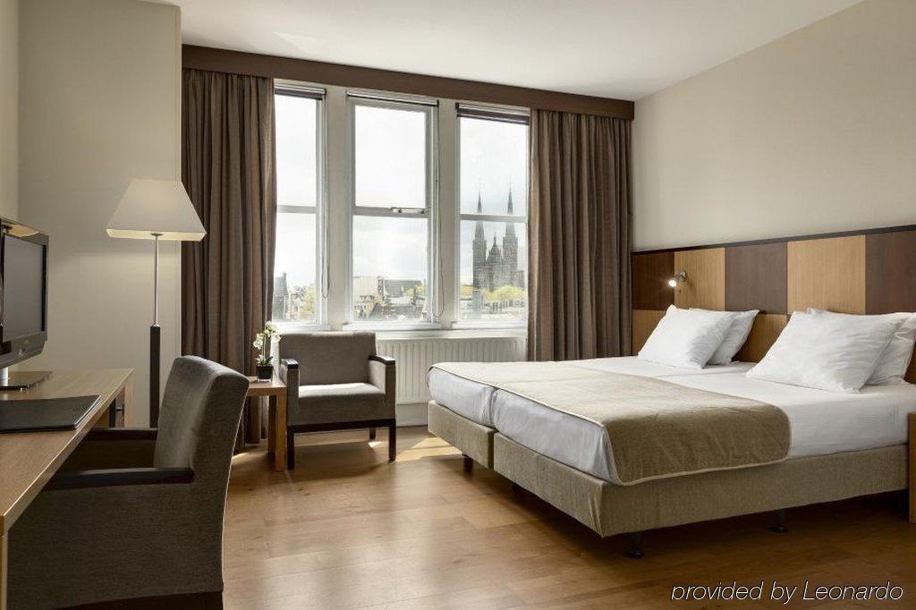 Nh Centre Hotel 4*