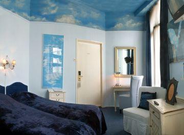 Maison Elle Hotel