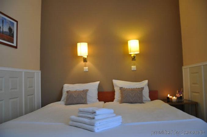 Apple Hotel