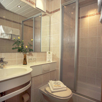 Rembrandt Hotel 2*