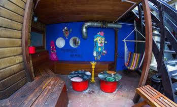 The Flying Pig Downtown Hostel *