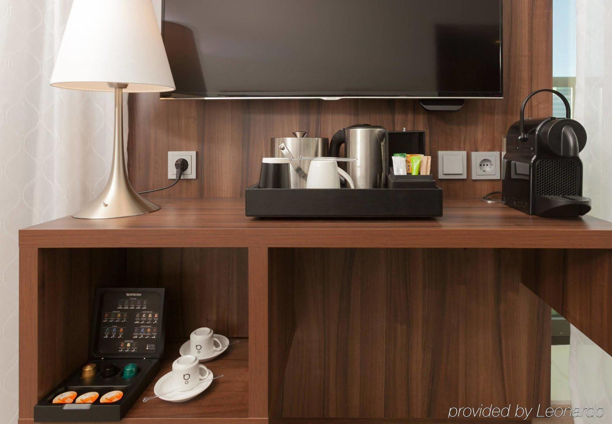 Courtyard By Marriott Arena Atlas Hotel