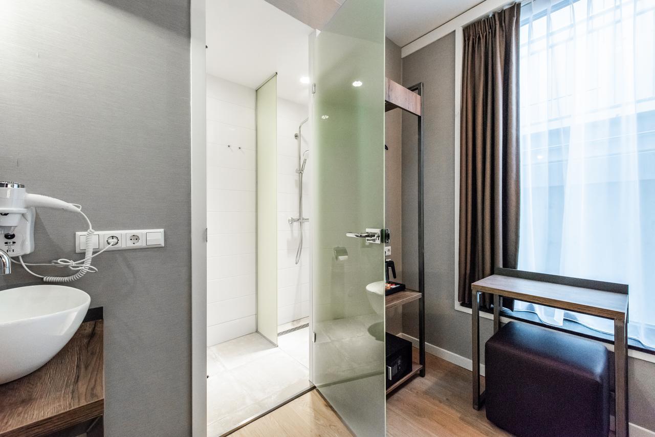 Melrose Hotel