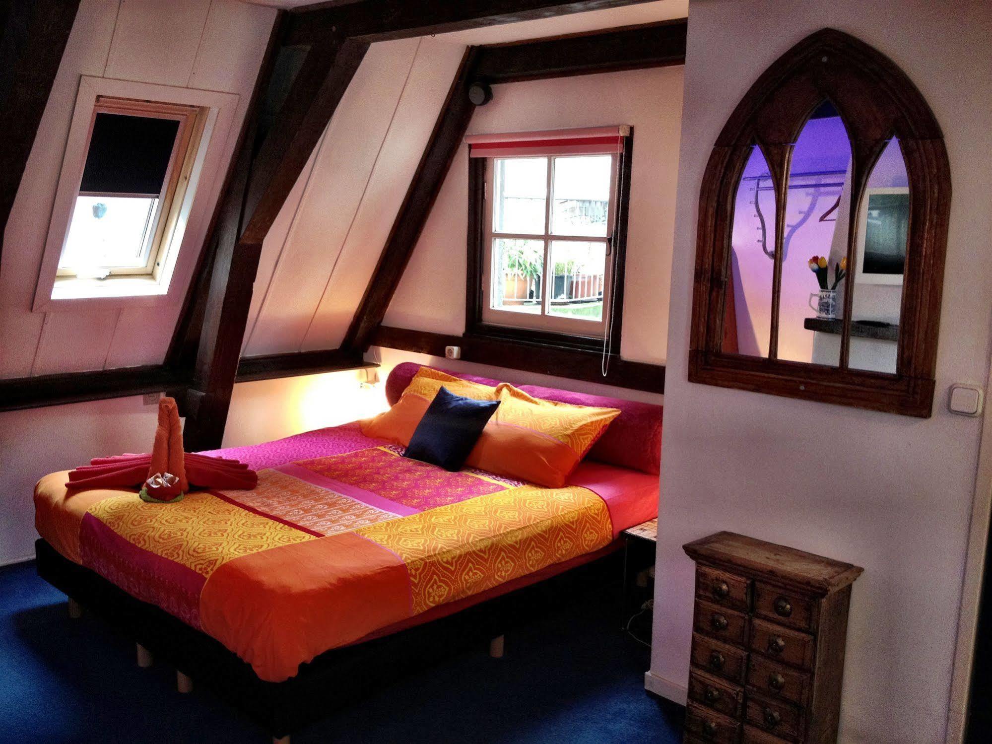 Bed & Breakfast Tulip Of 3*