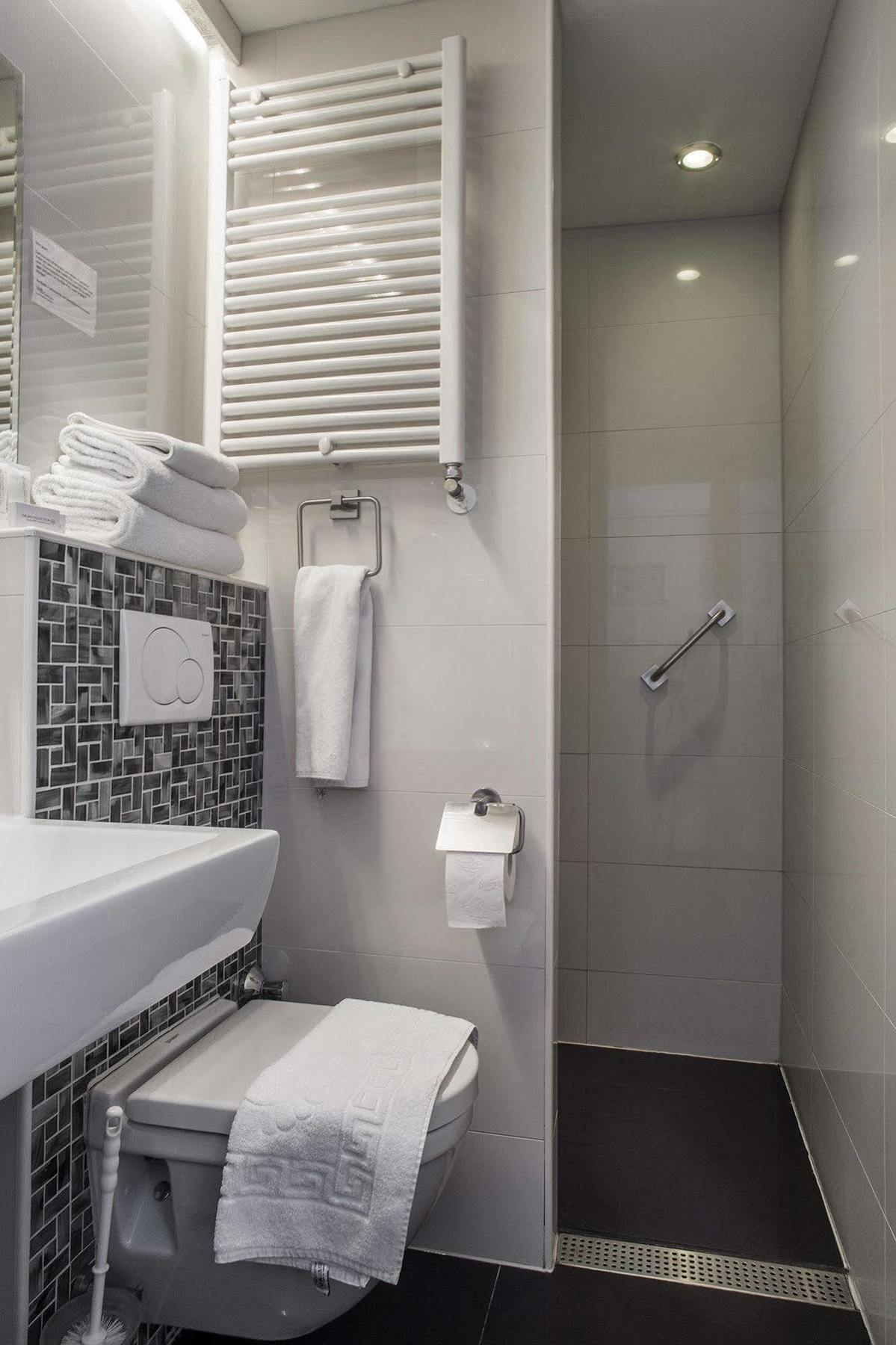 Hotel Larende 3*
