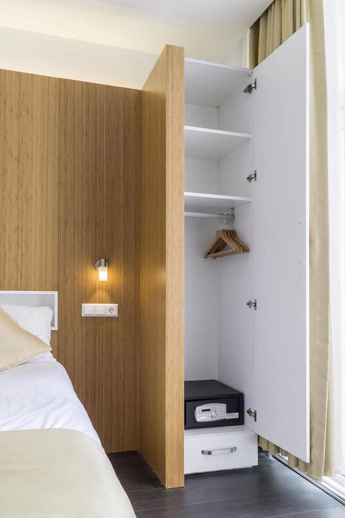 Hotel Larende 3*