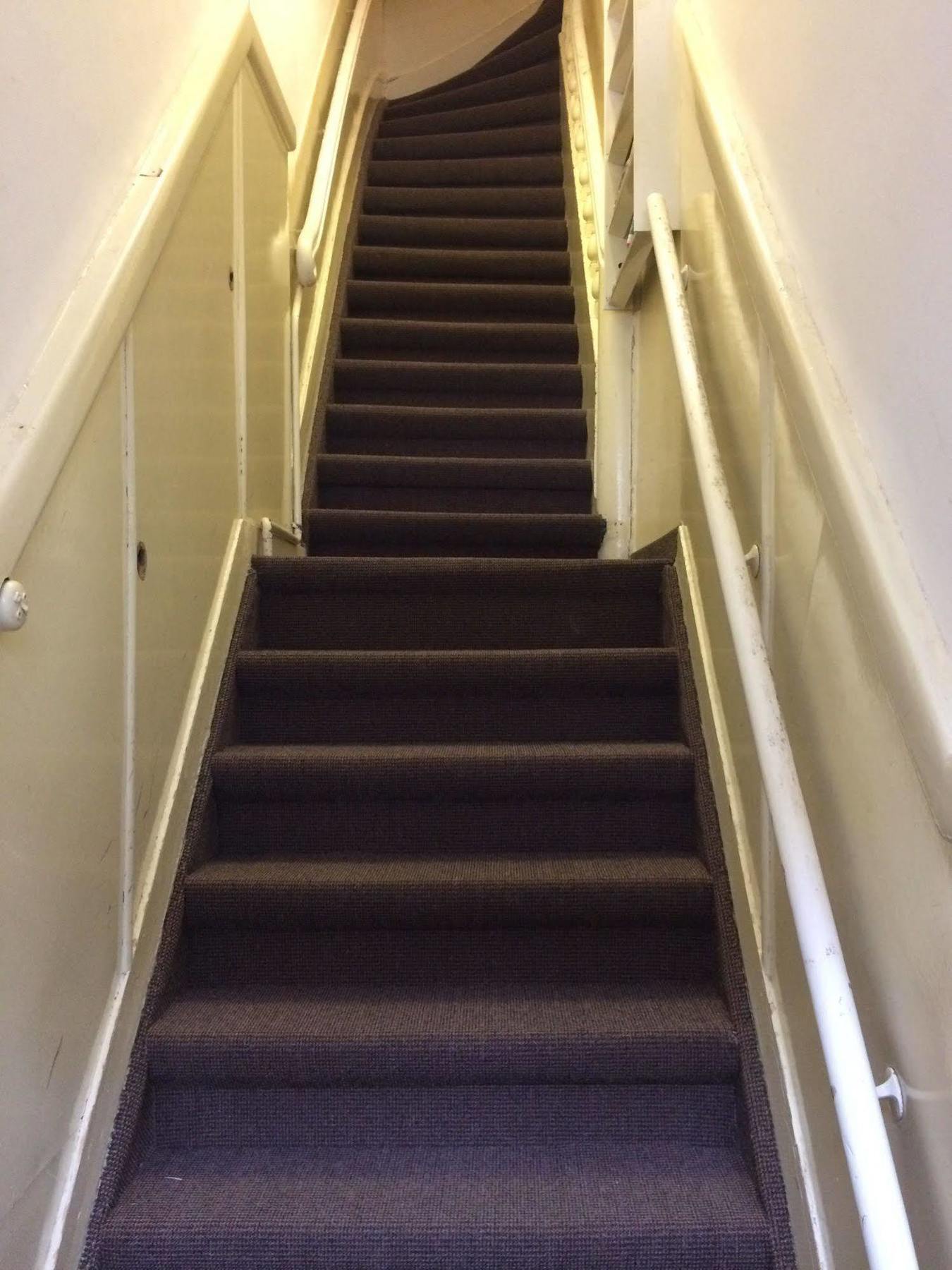 Bellington Hotel *