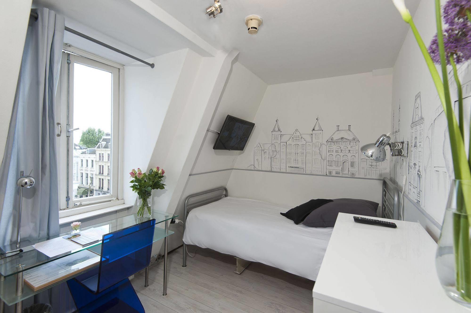 Rembrandt Hotel 2*