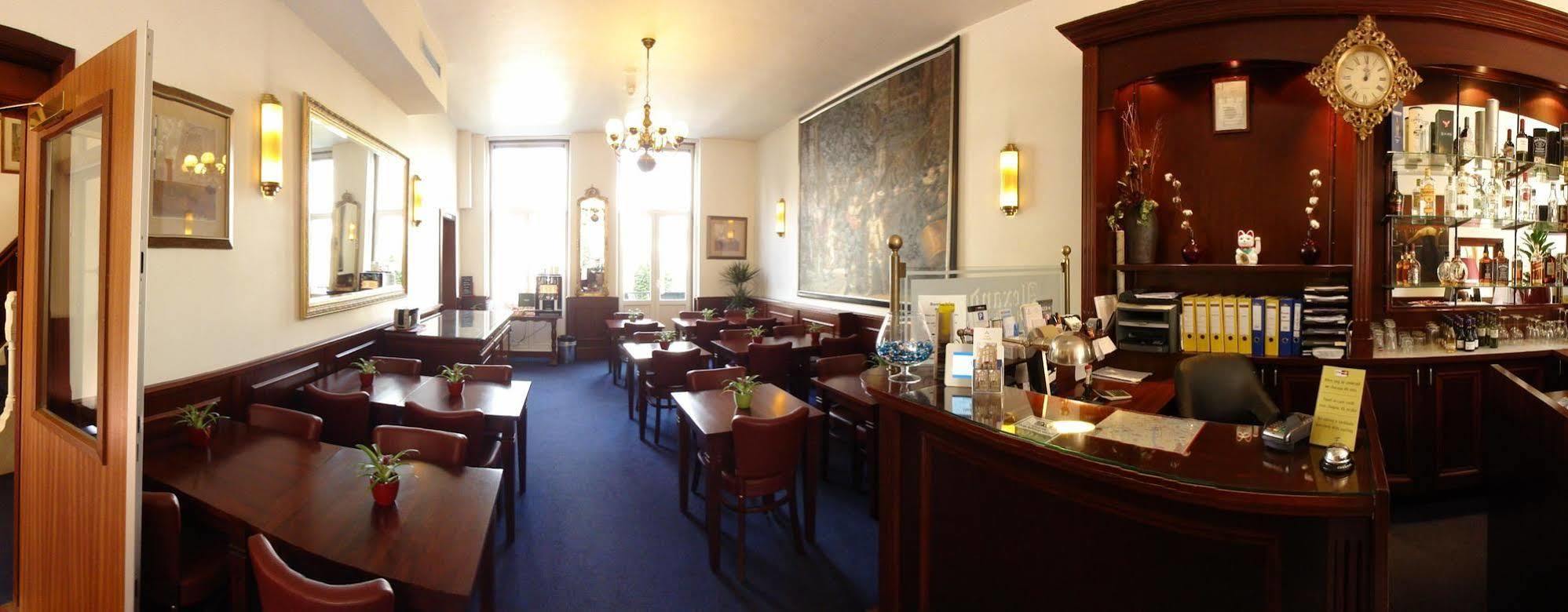 Hotel Alexander 3*
