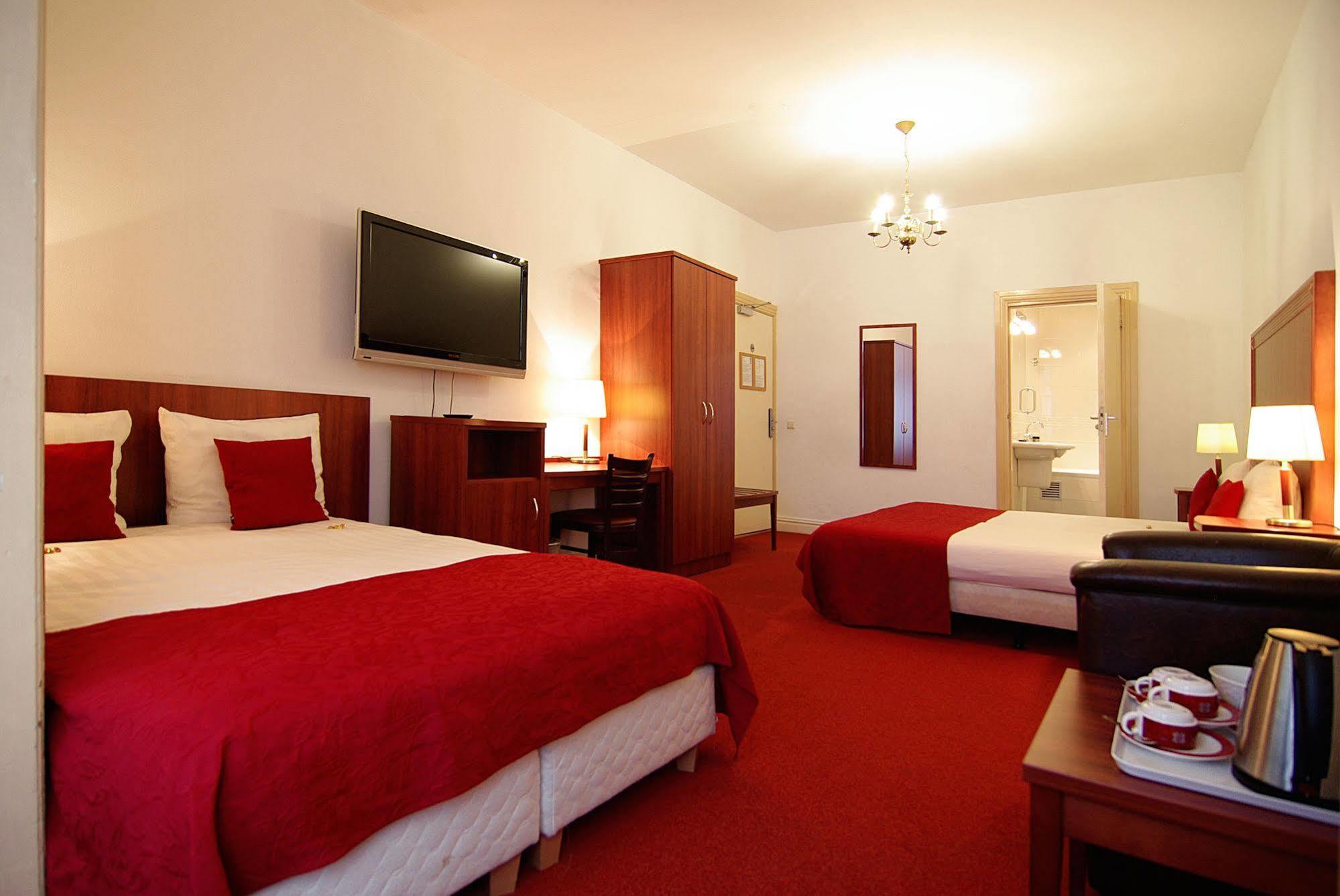 Parklane Hotel 4*