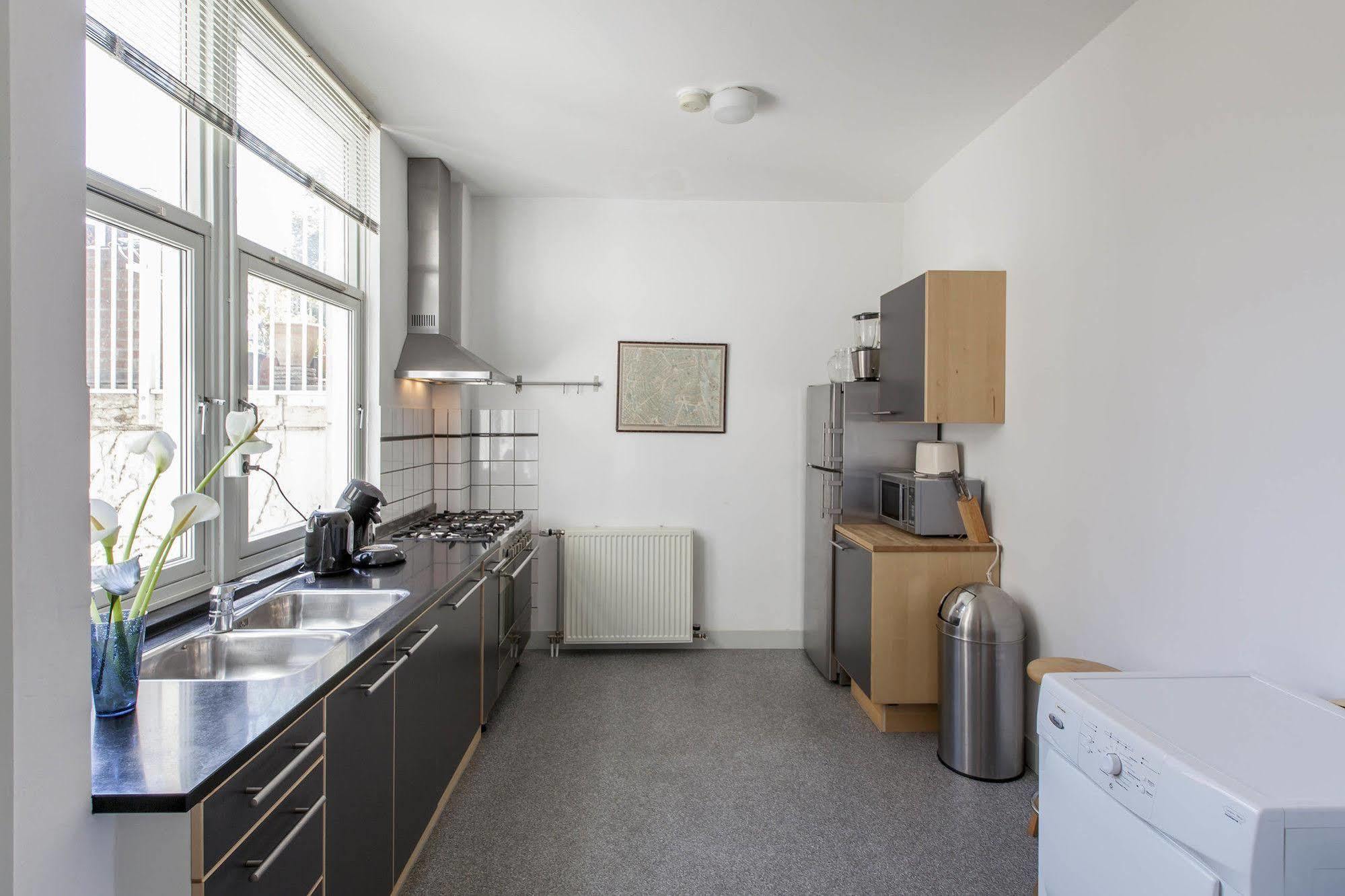 Artis Aquarium Apartment