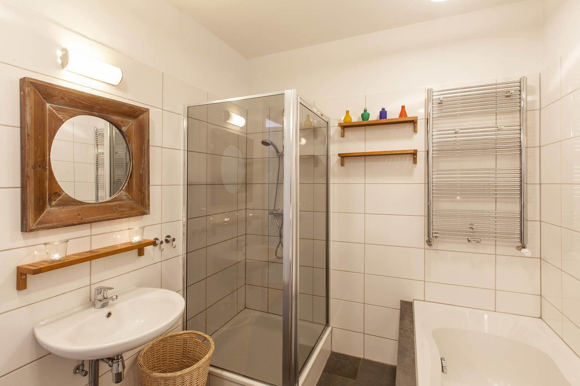 Artis Aquarium Apartment *