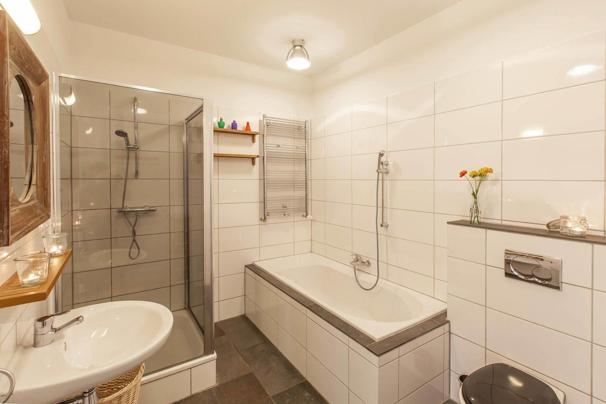 Artis Aquarium Apartment
