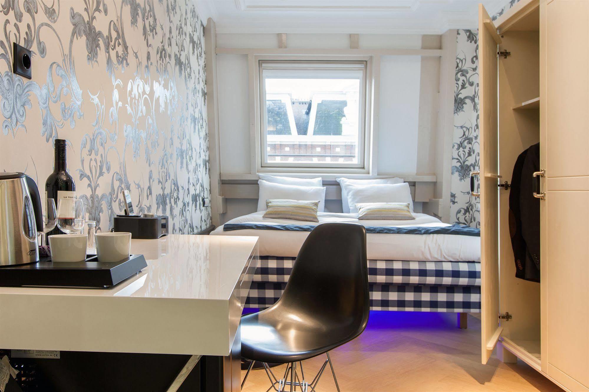 Canal Hotel