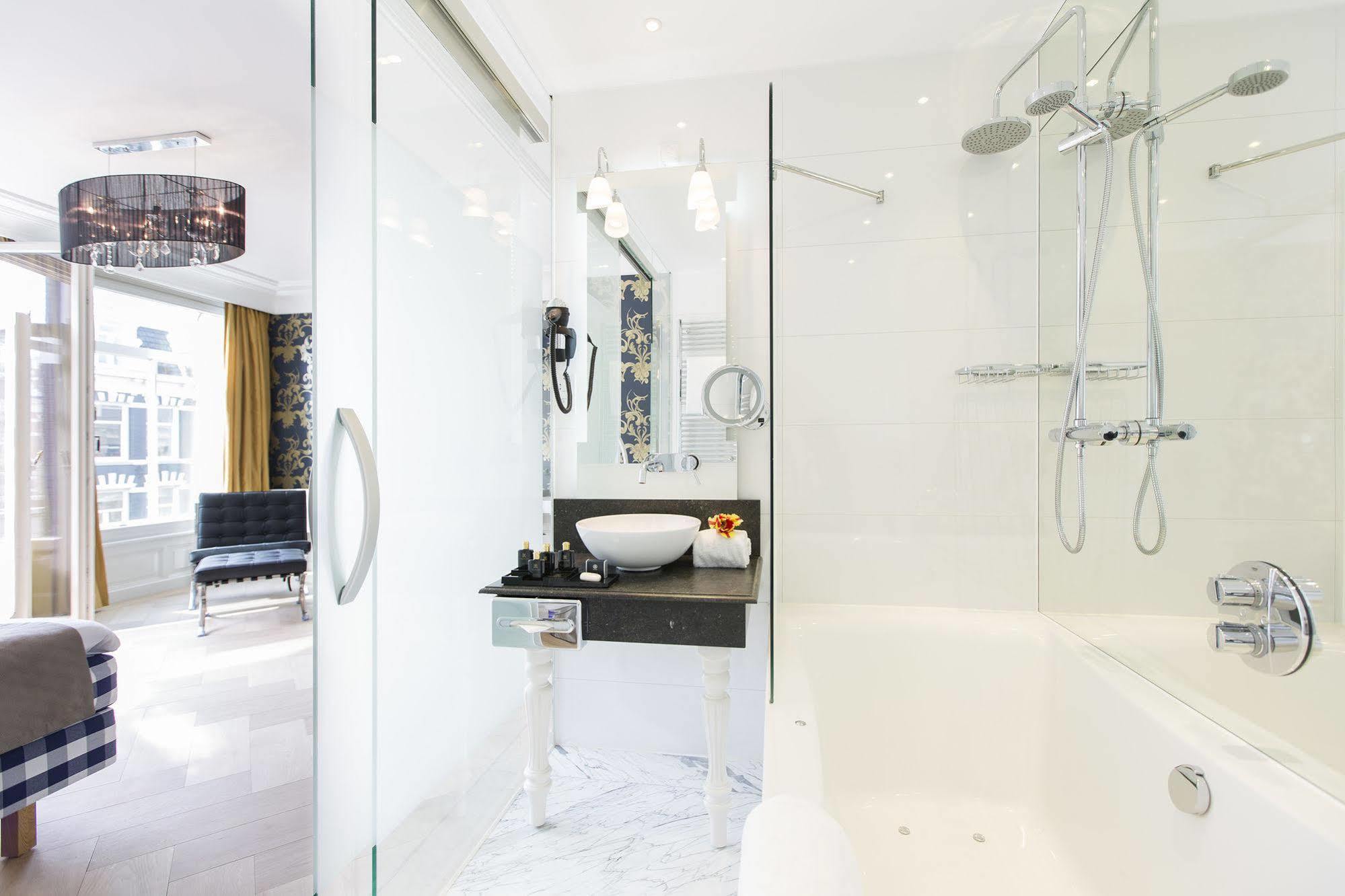 Canal Hotel 4*