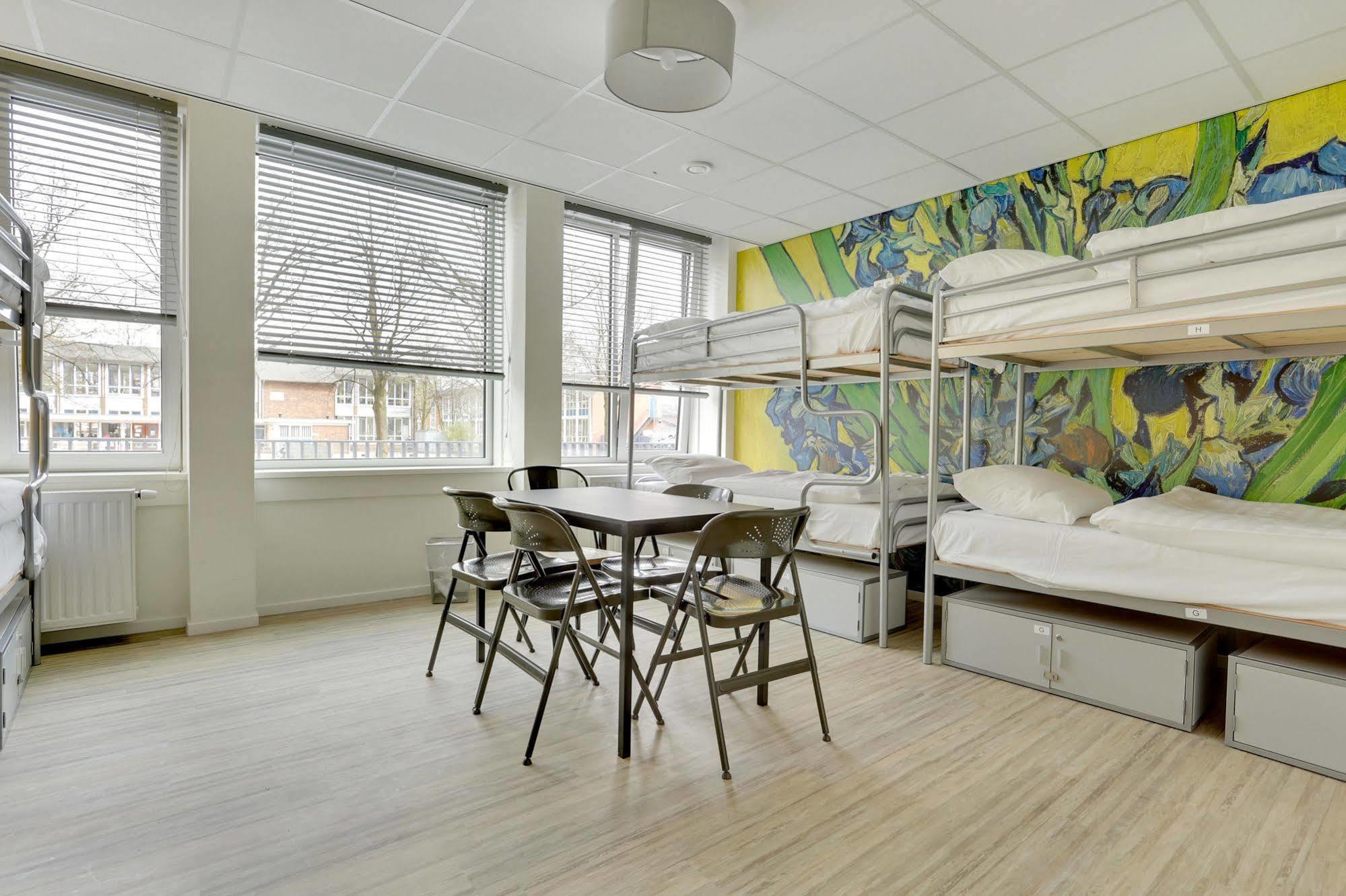 Hostel Dutchies