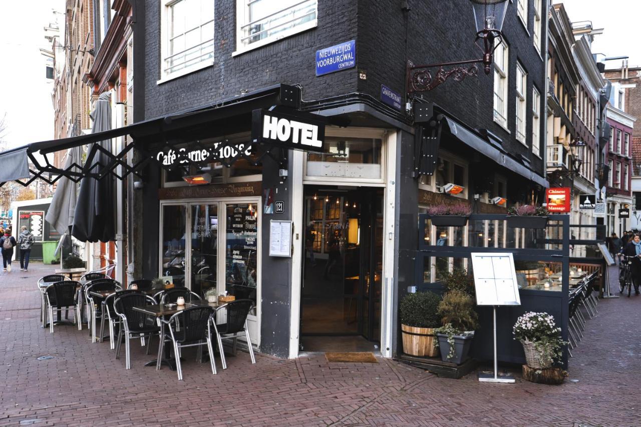 Corner House Hotel *