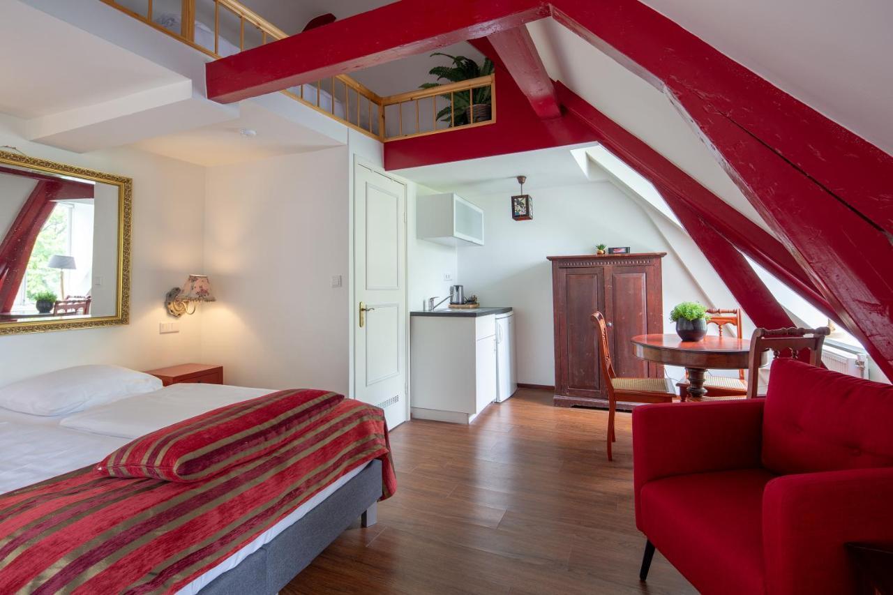 House Hotel