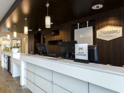 Hampton By Hilton Arena Boulevard Hotel 3*