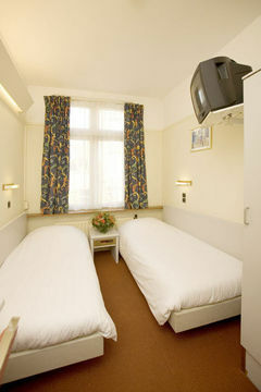 Trianon Annex Hotel 2*