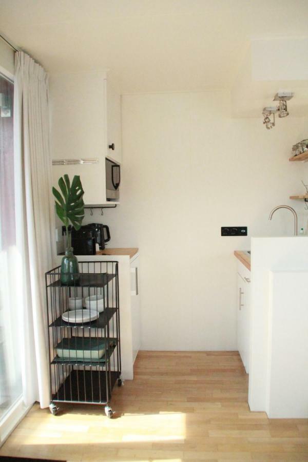 Bed & Breakfast Houseboat Sooki *