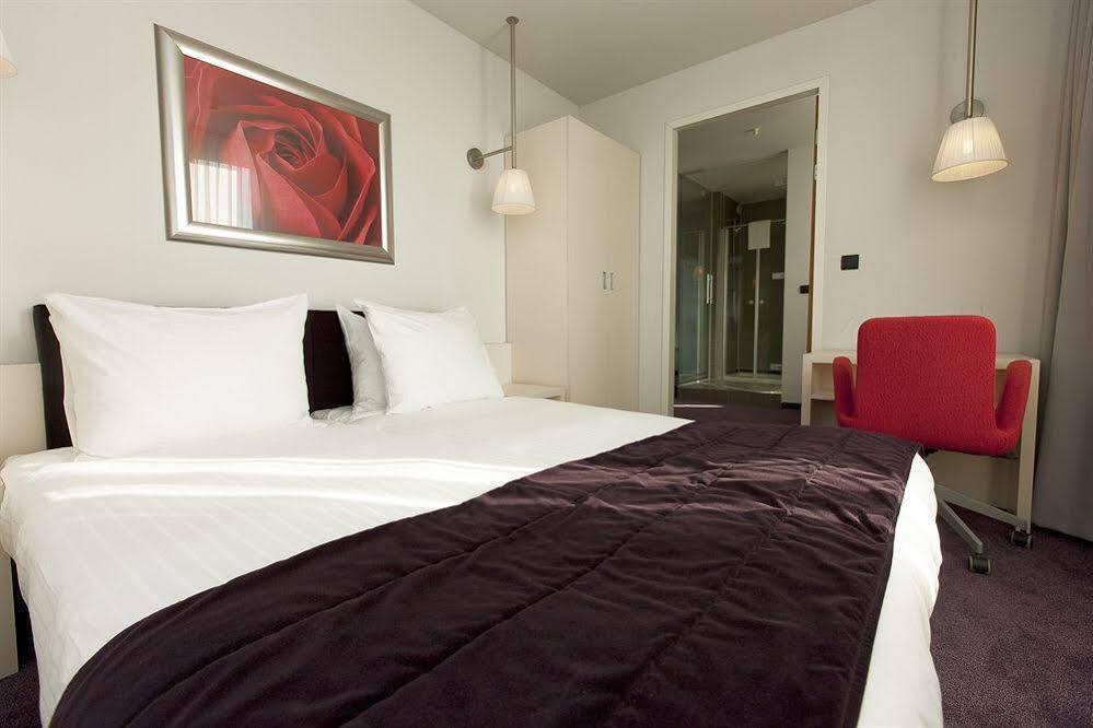Westcord Art 4 Stars Hotel