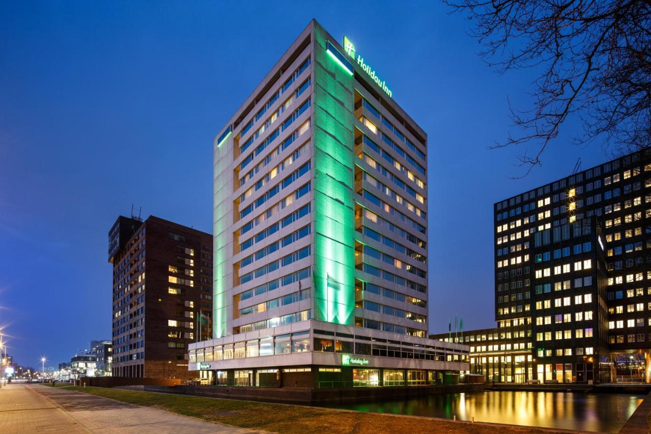 Holiday Hotel 4*