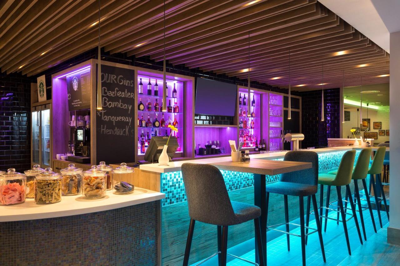 Holiday Hotel 4*