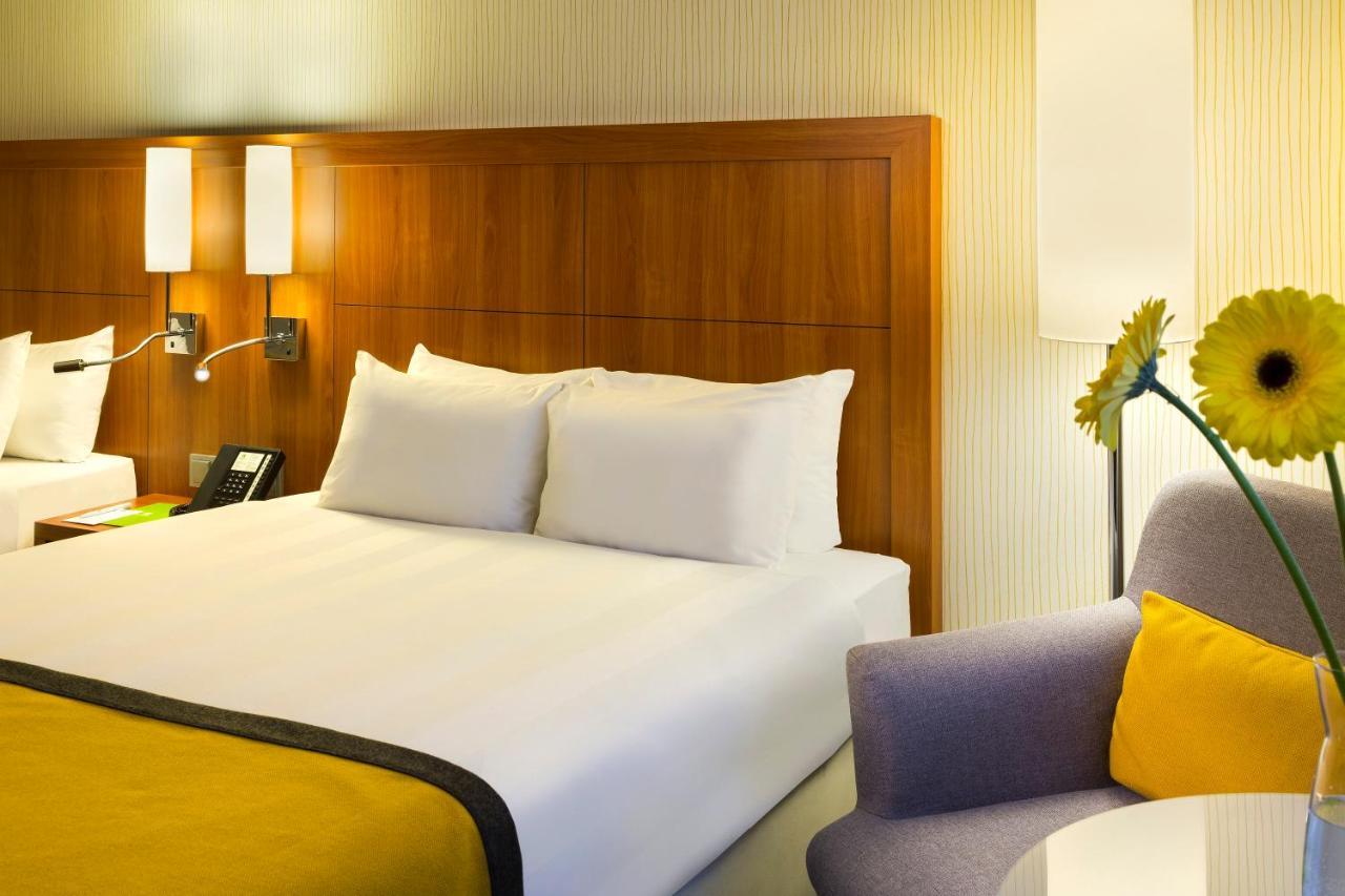 Holiday Hotel 4*