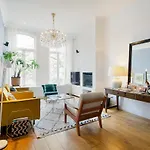 Luxurious Canal Apartment