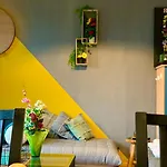 2-Room Flat Near Arena N Ziggo Dome, Perfect For 2 Couples