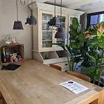 De 2 Pakhuisjes
