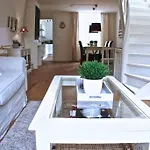 Stylish Canalhouse B