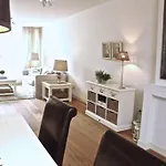 Stylish Canalhouse B