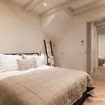Leidse Square 5 Star Luxury Apartment