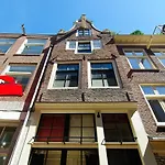 Cosy Apartment Right In The City Center With Airco!