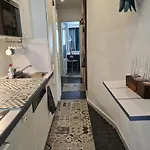 1 bedroom 15 min by tram to Amsterdam centre!