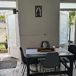 1 bedroom 15 min by tram to Amsterdam centre!