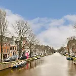 Spiegelgracht Apartments With Canal View
