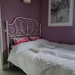 Lovely 1 Bedroom Apartment With Garden
