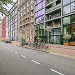 Luxurious Studio Only 15 Minutes From City Center