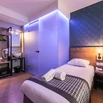 Melrose Hotel