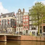 The Red Ox - Super Central Canal View Rooms