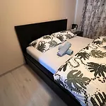 Private Bedroom In Amsterdam - 1 Min Walk Metro & Free Parking