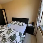 Private Bedroom In Amsterdam - 1 Min Walk Metro & Free Parking