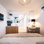 Beautiful Amstel Houseboat