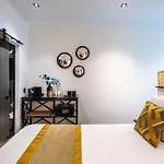 PH Hotel de Entree