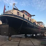 Hotelboot Zwaan